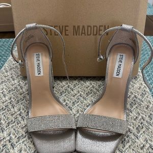 Steve Madden Tiaa Rhinestone Sandals size 7